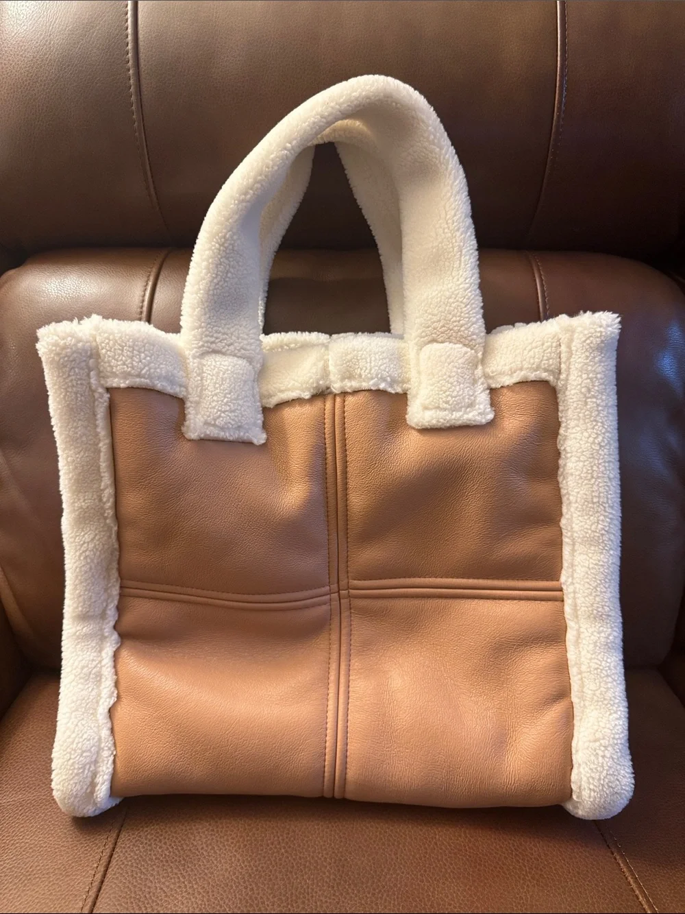 NWOT Stand Studio Lolita beige/white shearling tote bag